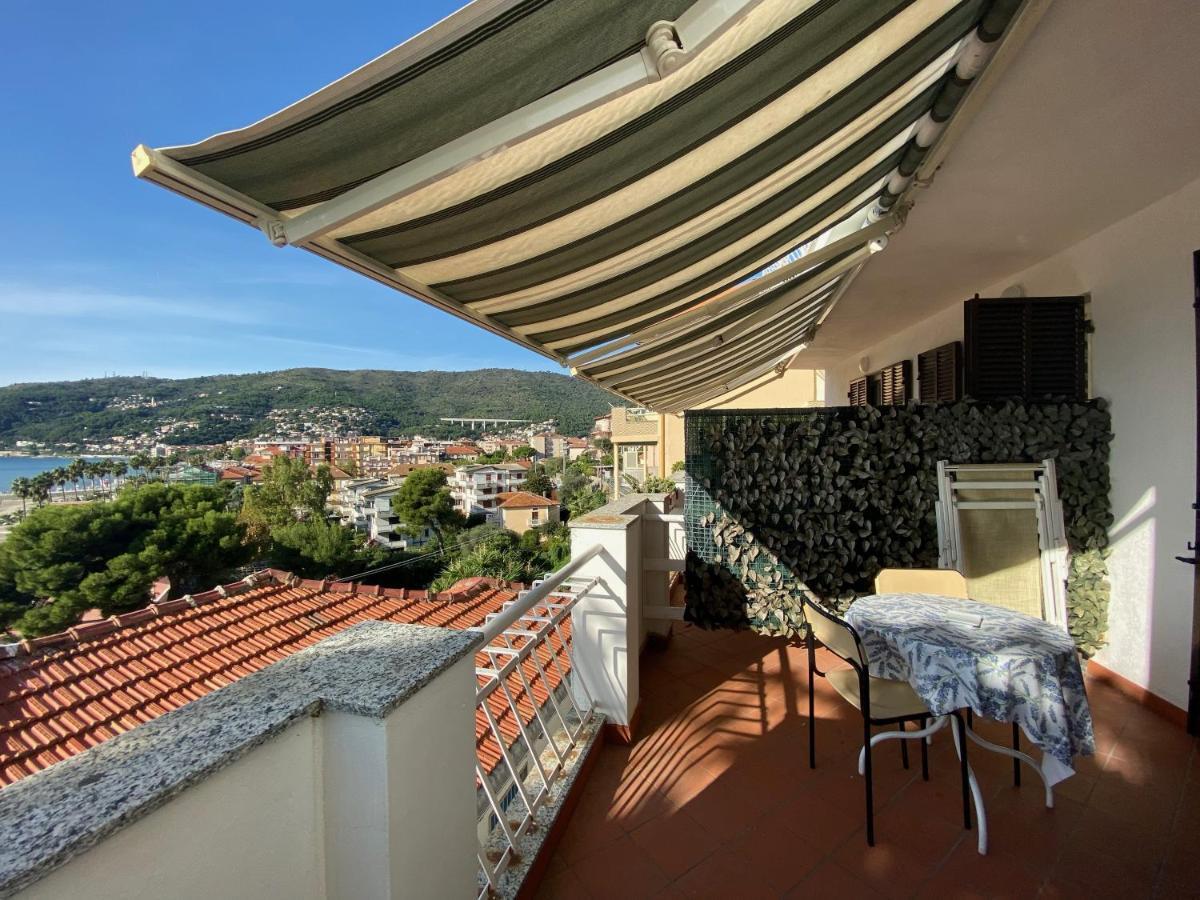 Appartamenti La Pineta Marina dʼMarina dʼAndora Exterior foto