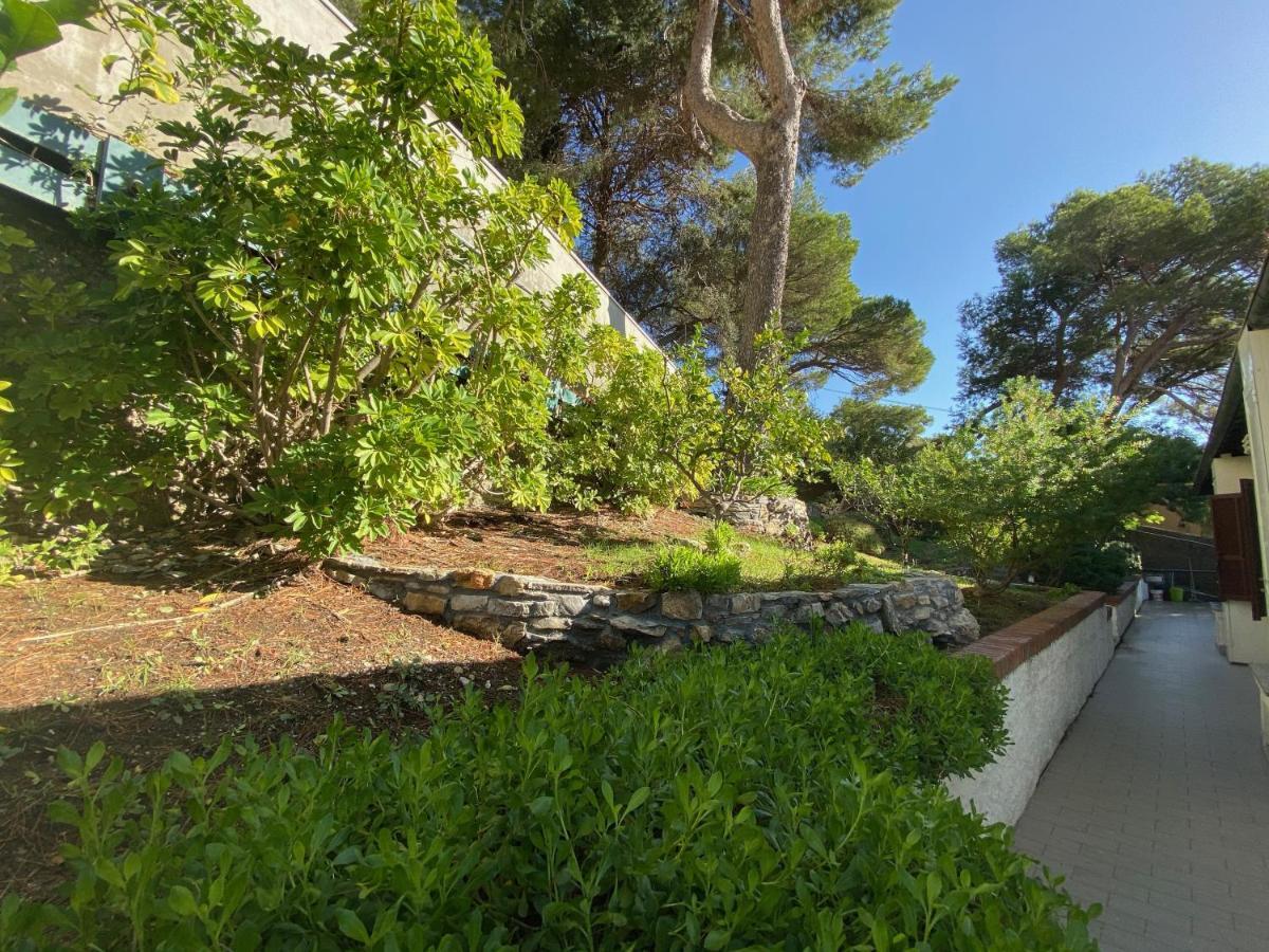 Appartamenti La Pineta Marina dʼMarina dʼAndora Exterior foto